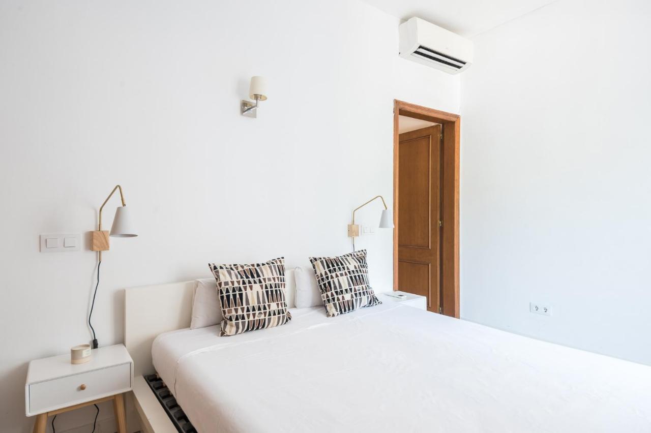 Spacious 3 Bed Apt In The Heart Of Sant Antoni Барселона Екстер'єр фото